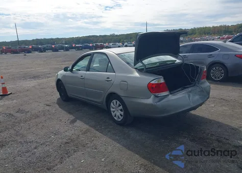 2005 Toyota Camry Le z USA, uszkodzony, nr VIN 4T1BE32K85U980938